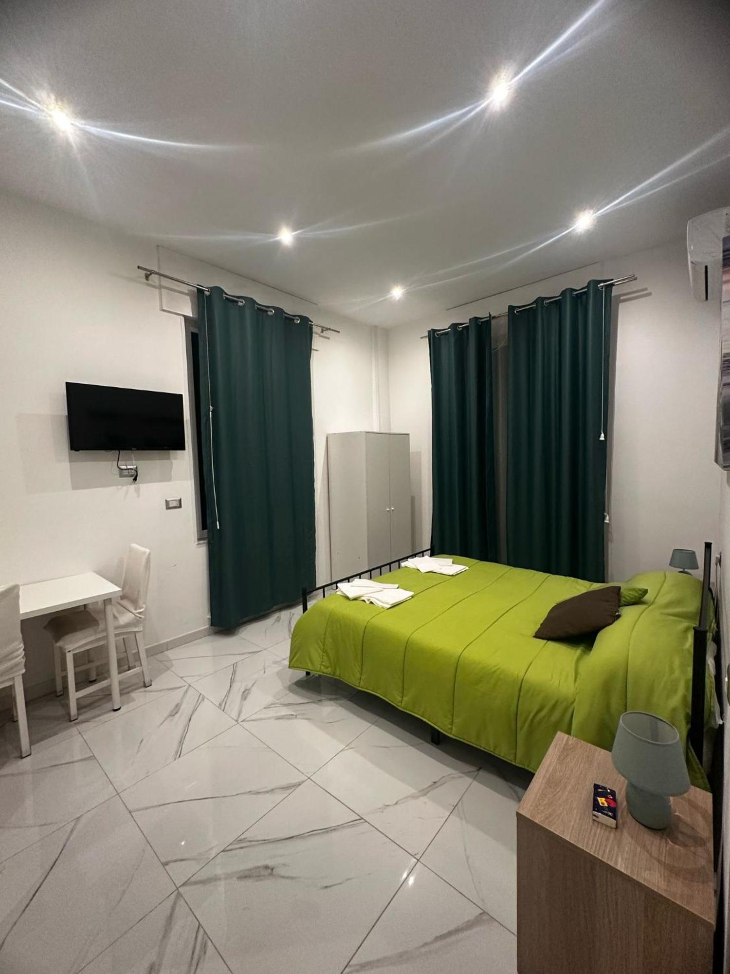 M2 Apartment نابولي المظهر الخارجي الصورة